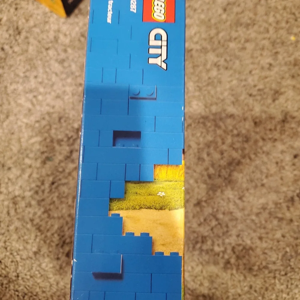 LEGO # 60287 CITY Farm Tractor - Sealed BRAND NEW Retired Hard to Find (Rabbit)‎ - Picture 4 of 6